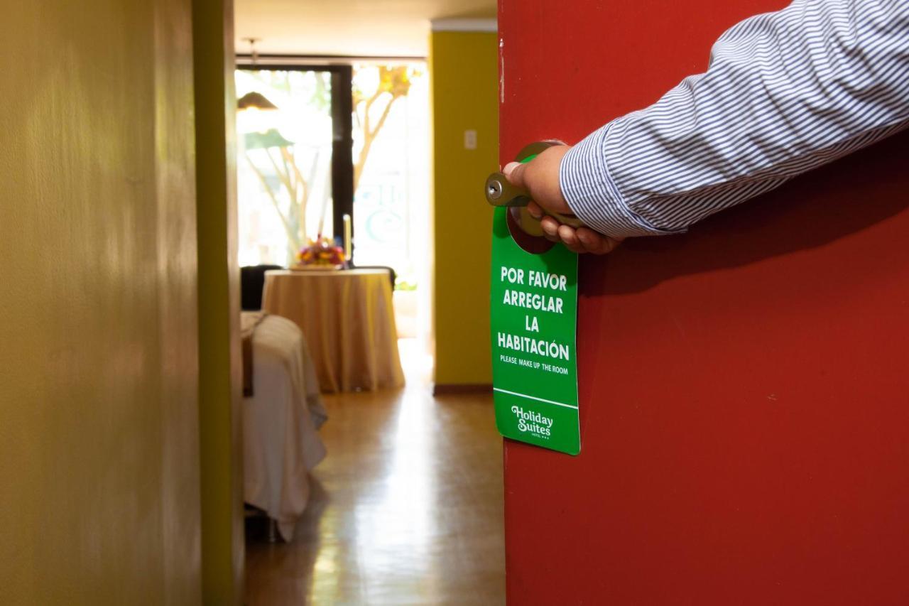 Holiday Suites Tacna Esterno foto