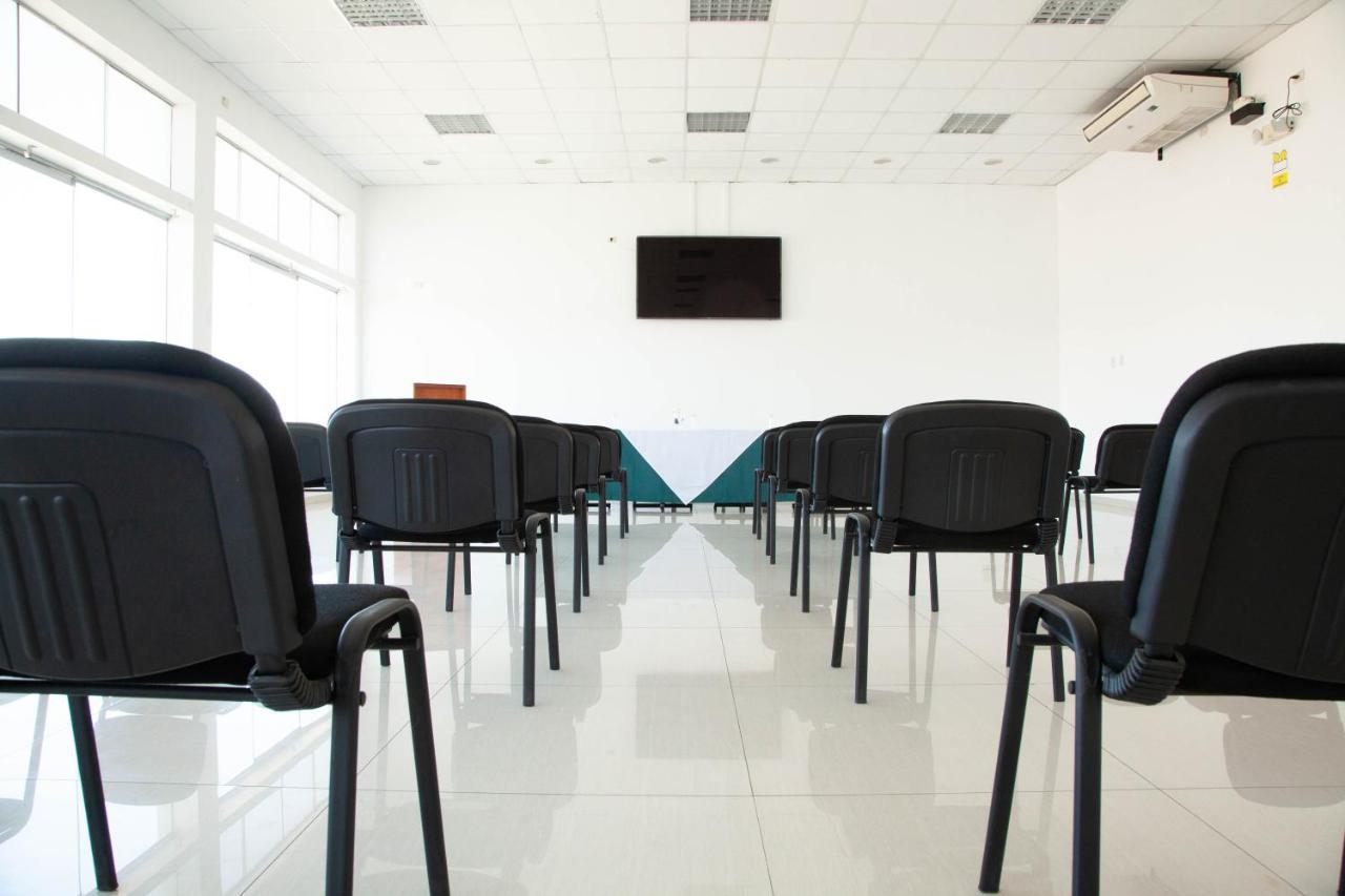 Holiday Suites Tacna Esterno foto