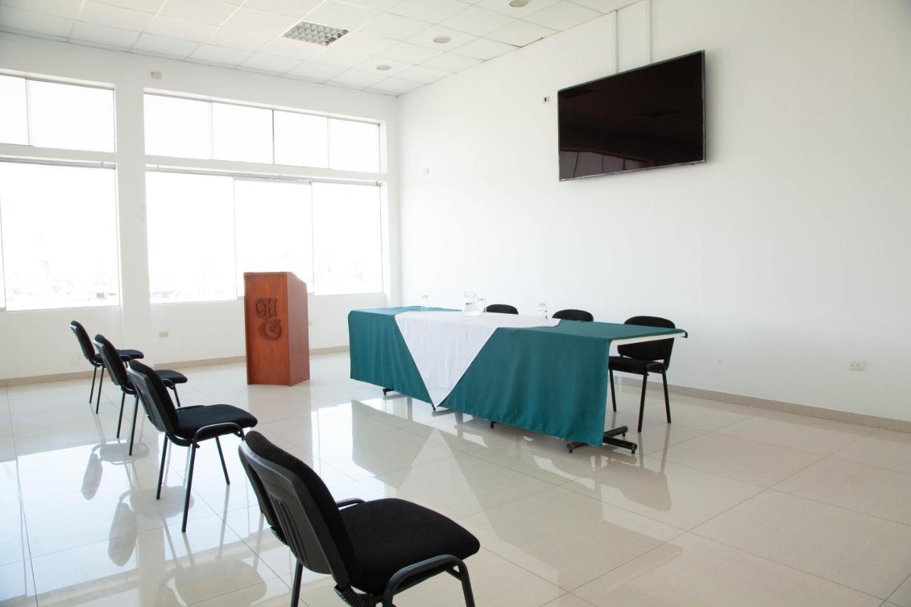 Holiday Suites Tacna Esterno foto