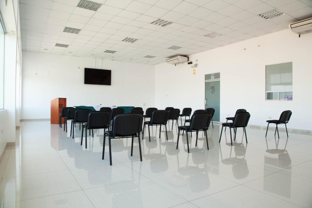 Holiday Suites Tacna Esterno foto