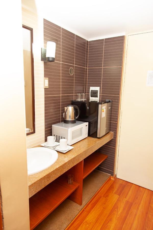 Holiday Suites Tacna Esterno foto